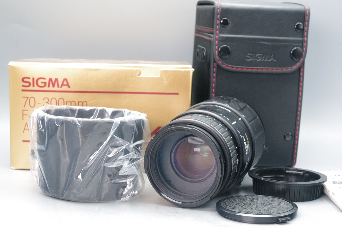 Sigma 70–210mm f/4–5.6 APO Macro Zoom Lens – Canon EF – Boxed with Hood &amp; Caps