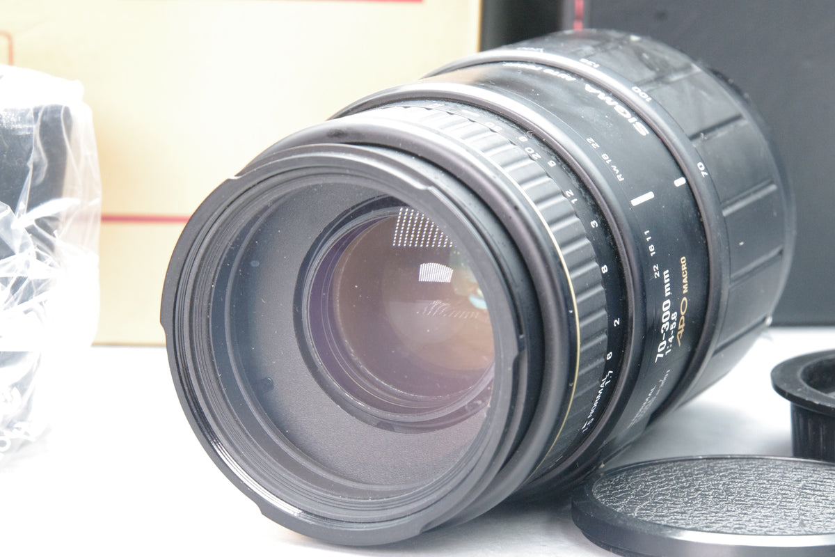 Sigma 70–210mm f/4–5.6 APO Macro Zoom Lens – Canon EF – Boxed with Hood &amp; Caps