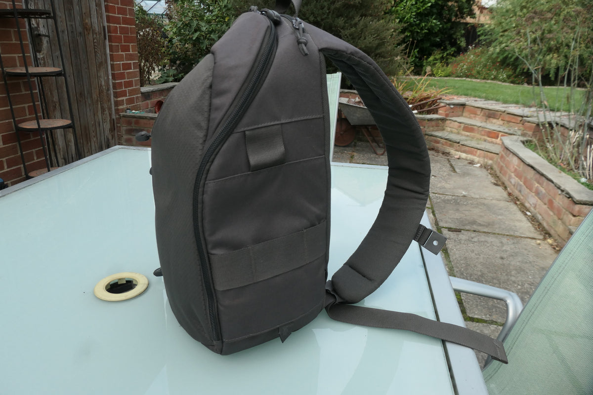 Lowepro Transit Sling 150 AW – Compact Camera Sling – Good Condition