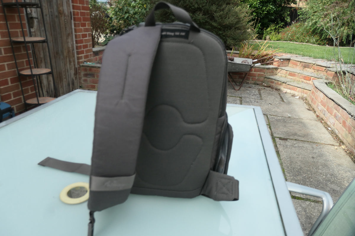 Lowepro Transit Sling 150 AW – Compact Camera Sling – Good Condition
