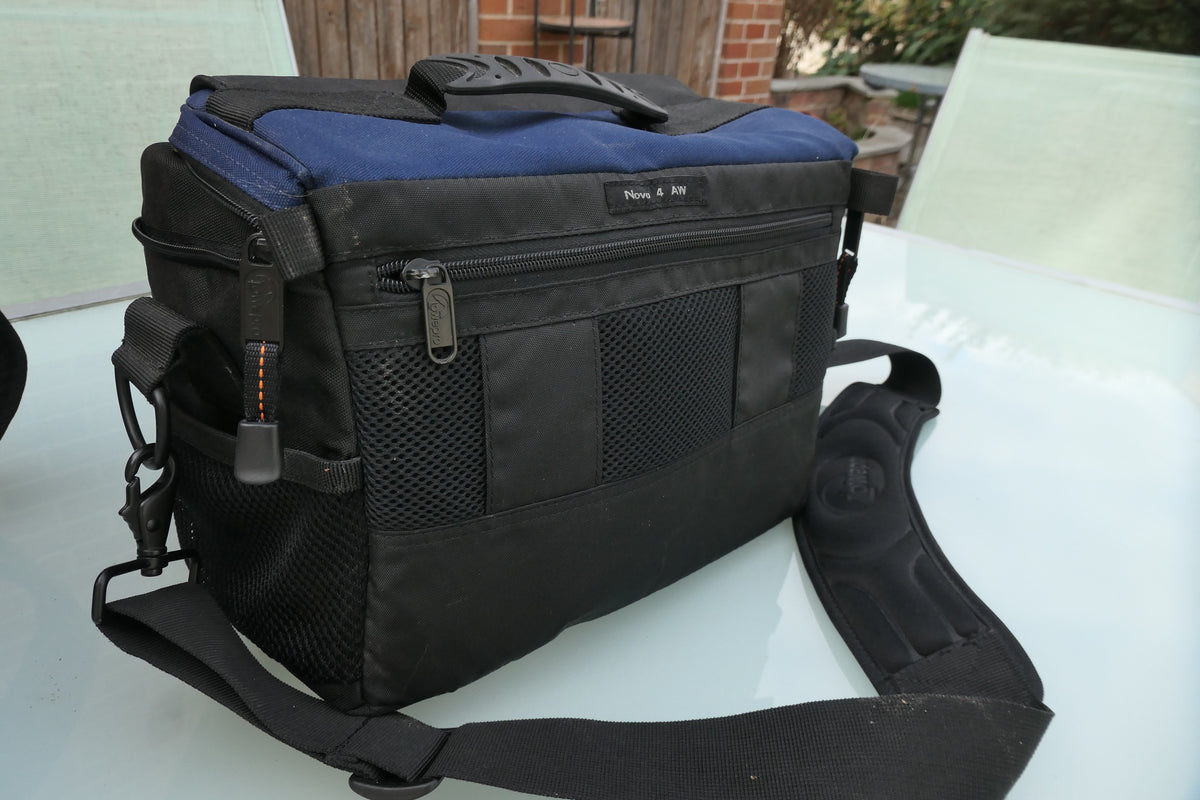 Lowepro Nova 4 AW Camera Bag – All Weather Protection – Good Condition